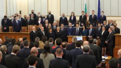 12 нови депутати на мястото на министрите се заклеха в НС