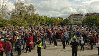 Шествие и контрашествие пред МОЧА за 9 май