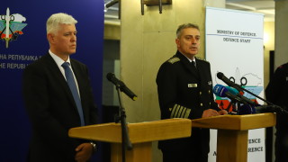 Военният министър: Не можем да дадем боеприпаси и муниции на Украйна