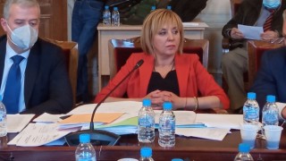 Правната комисия на НС прие мораториума, предложен от Манолова 