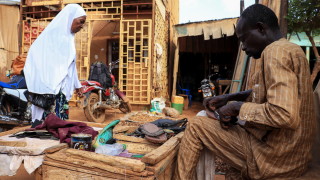 Европейският съюз и Франция прекратиха финансовата помощ за Нигер а