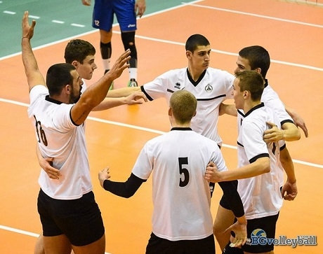 Славия на крачка от връщане в елита