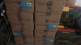 Над 6000 капсули и 43 флакона райски газ и тютюн