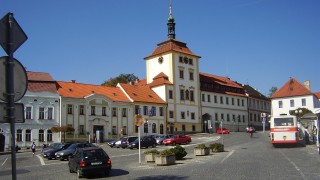 Жилове у Прахи е живописно чешко градче с около 5