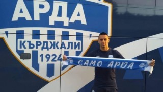 Иван Коконов преподписа своя договор с Арда Кърджали След успешни