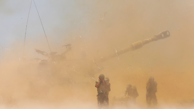 Израелски танкове удариха цели в Сирия