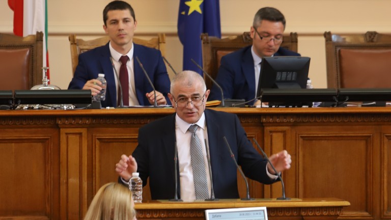 Социалният министър в оставка Георги Гьоков определи споровете в пленарна