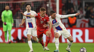 Полузащитникът на Байерн Мюнхен Джошуа Кимих може да продължи кариерата