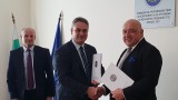  Министър Кралев и ръководителят на КПКОНПИ Пламен Георгиев подписаха Меморандум за съдействие 