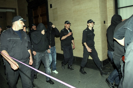 Гледат мерките на "Защитените"