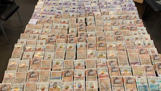 Митничари откриха над 1 110 000 лева с британски и