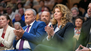 За национална програма за младежите се обяви Илияна Йотова