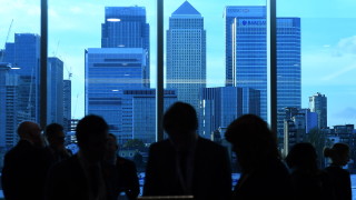 Британски бизнес лидери предупредиха премиера Тереза Мей че поддържането на