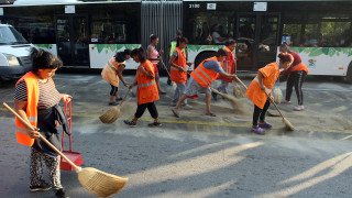 Цистерна разля над 8 тона масло на Сточна гара в София