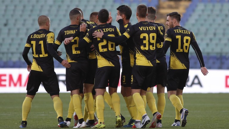 Цели 11 футболисти на Ботев (Пловдив) са с изтичащи договори,