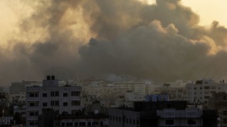 Ожесточени израелски удари причиниха смъртта на над 200 души в