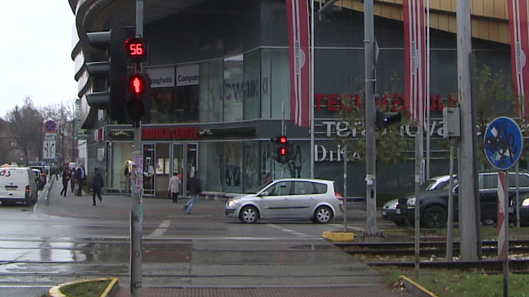 Наемите в моловете и на търговските улици ще бъдат подложени е на натиск през следващите месеци