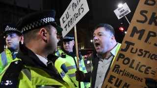 Британски евроскептици предлагат план Б за Брекзит пише Гардиън Стив