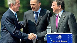 Буш иска от Европа по-строги мерки срещу Иран