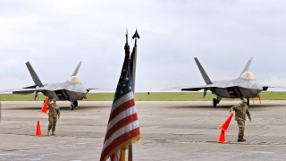 САЩ показва "мускули" на Русия, пращайки два изтребителя F-22 в Румъния  