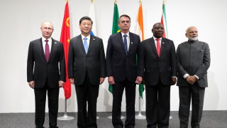 Китайският президент Си Дзинпин призова държавите от БРИКС да развият