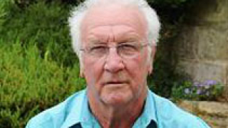 Пенсионер обезвредил въоръжен нападател с голи ръце