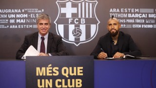 Барселона представи официално новото си попълнение Артуро Видал 31 годишният халф