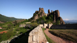 Първанов "иска" Белоградчишките скали в списъка на ЮНЕСКО