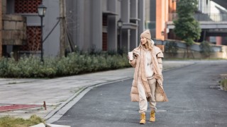 Зимата често ни изправя пред модна дилема как да останем