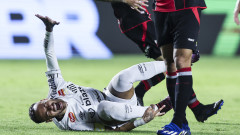 ФИФА обявява война на симулациите: Готвят правило за 60 секунди извън терена при контузия