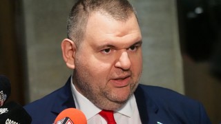 Парламентарната група на ДПС Ново начало разрешава Радев да се откаже