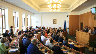 В битката на Мая Манолова за София жертва са гражданите