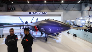 Турският тежък безпилотен самолет Bayraktar Kizilelma по време на изпитание