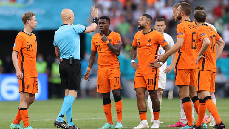 Нидерландският футболист Куинси Промес бе признат за виновен по обвинение,