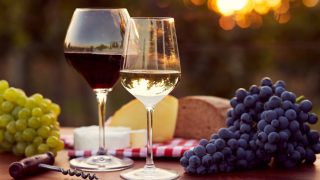 Със 17% по-малко ще е производството на вино във Франция тази година