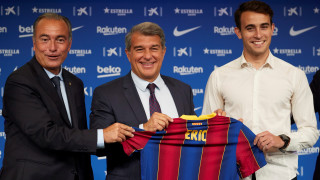 Защитникът Ерик Гарсия ще продължи договора си с Барселона съобщава