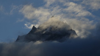 През следващото денонощие над страната ще има разкъсана висока облачност