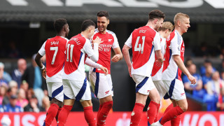 Арсенал отложи поне със седмица празненствата на Ливърпул за титлата