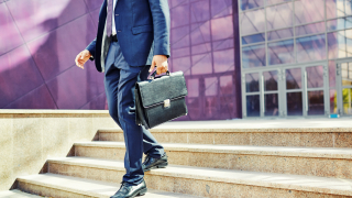 63 5 от ръководните длъжности на високо и средно управленско ниво