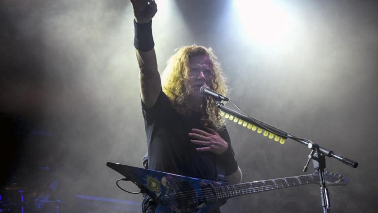  Megadeth почетоха Ник Менца в София