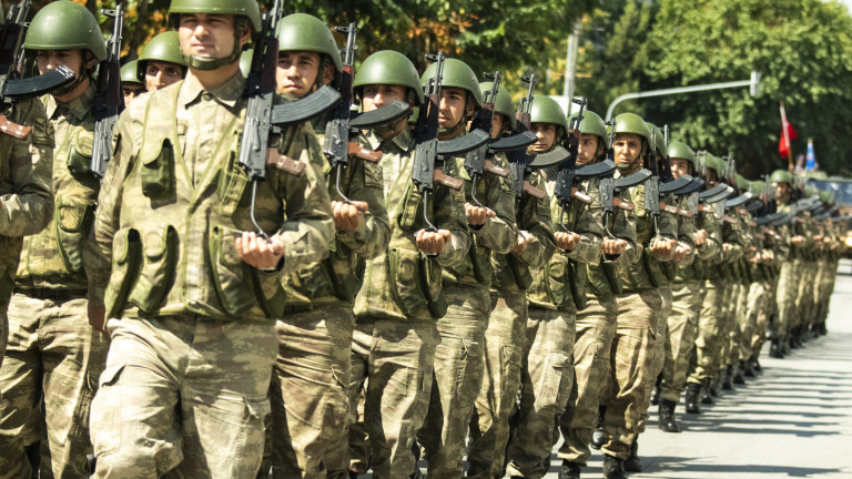 България заема 67-мо място по военна мощ в годишния на