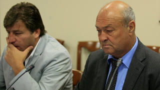Разследват кой е облепил ВСС с некролози на Ситнилски