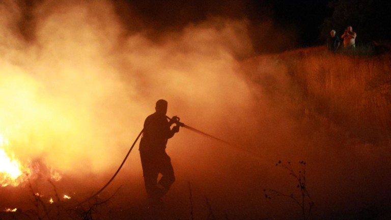 Огнеборците овладяха пожара край село Горно Спанчево