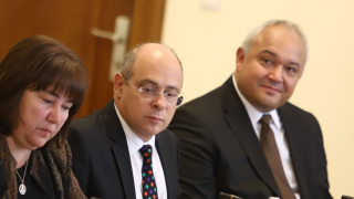 В кратък коментар пред медиите след края на заседанието на