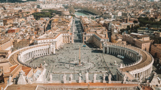 Силите за сигурност във Ватикана за кратко бяха приведени в