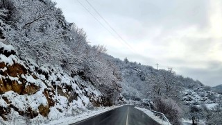 Лек автомобил падна от мост край село Говедарци в посока