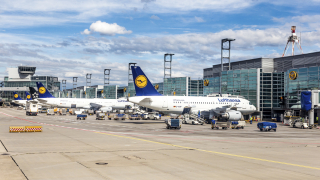 Най-голямата авиокомпания в Европа спира 95% от полетите, за да спаси бизнеса си