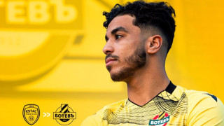 19 годишният защитник Тарек Исауи подписа с Ботев Пд след като