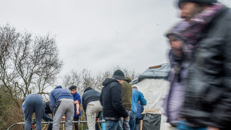 Група от 16 нелегални мигранти заловена край Гелеменово