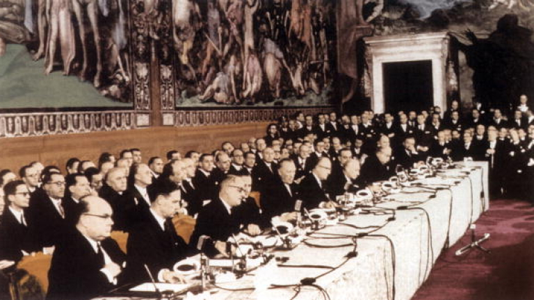 Основателките на ЕС подписали преди 60 г. празни страници в Римския договор